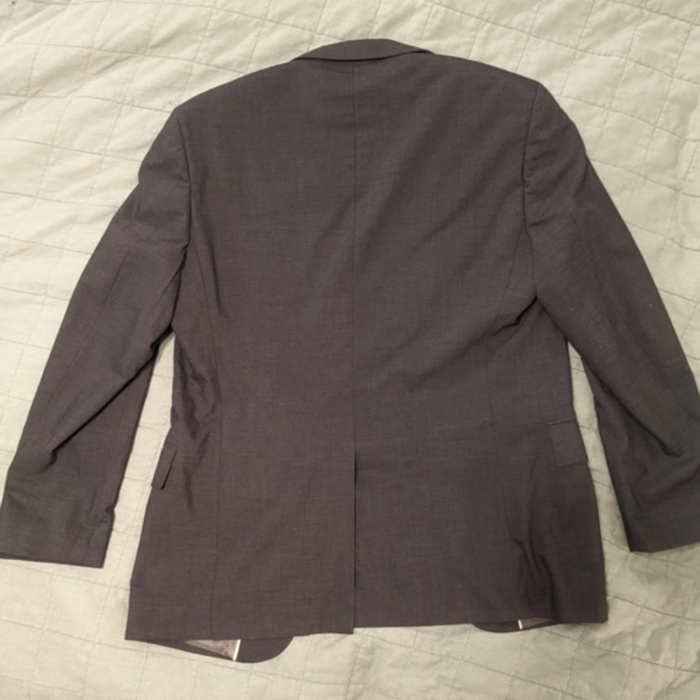 Perry Ellis Gray Blazer / Sports Coat - 38R - Picture 3 of 3
